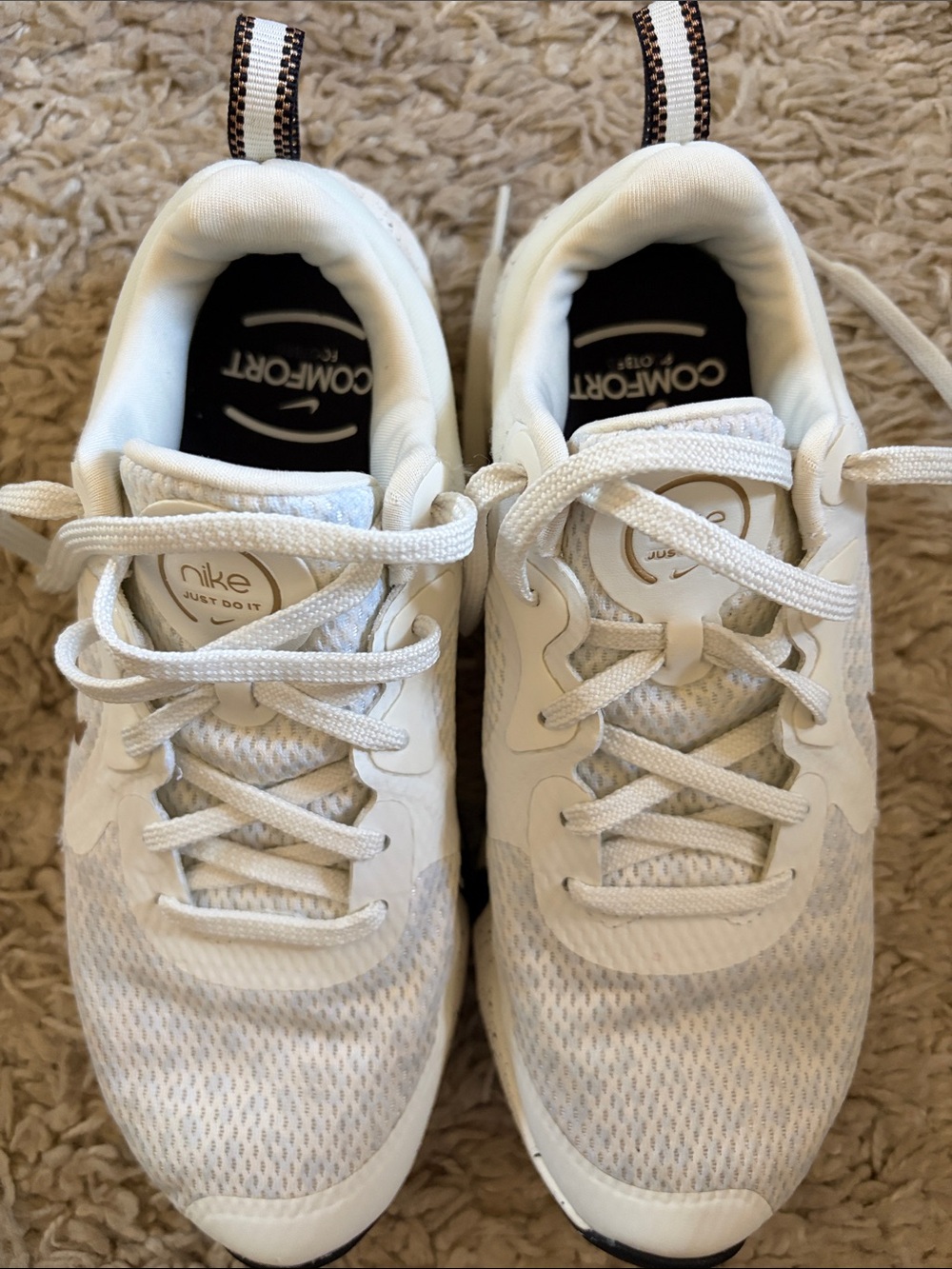 Nike Women’s White Mesh Athletic Sneakers with Metallic Gold Swoosh - Picture 8 of 8